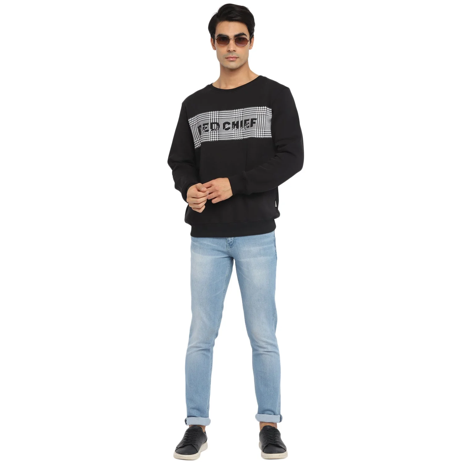 Red Chief Black Solid Sweatshirt for Men O8310019 001 - Image 2